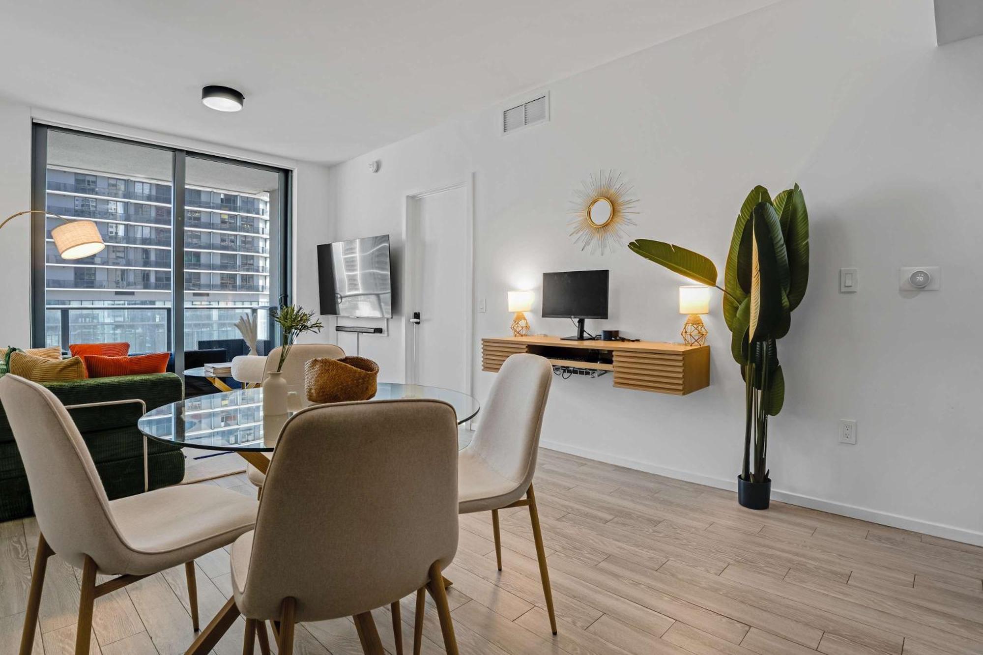 Apartment Cbd Luxepad 2b2b With Bay Views Gym Lounge